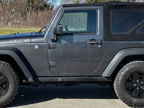 Used 2017 Jeep Wrangler Sport image 2