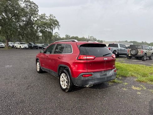 Used 2017 Jeep Cherokee Latitude w/ Comfort/Convenience Group FWD image 3