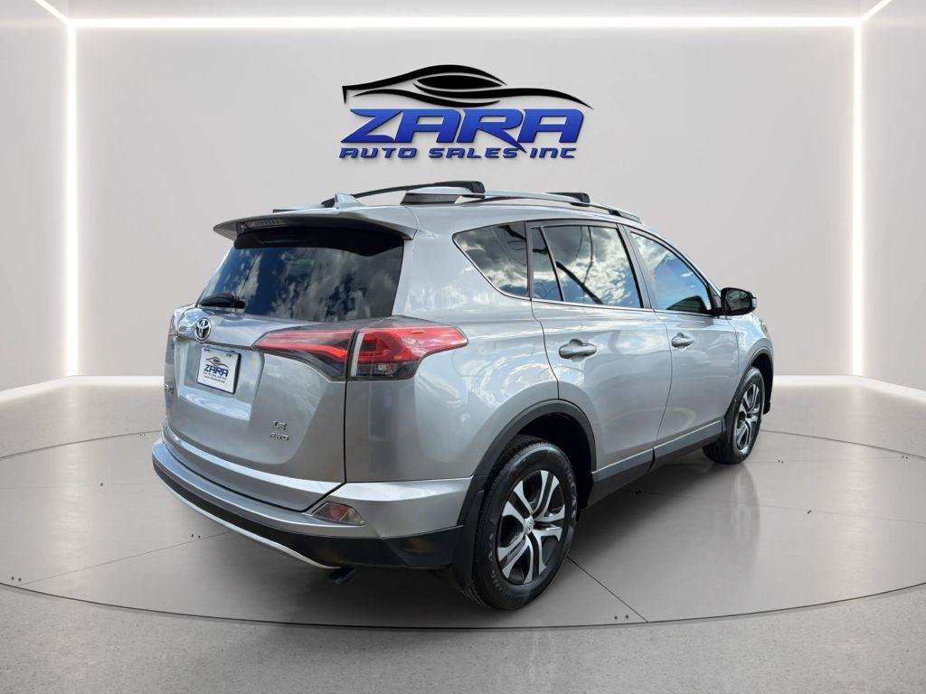 Used 2016 Toyota RAV4 LE AWD/4WD image 7
