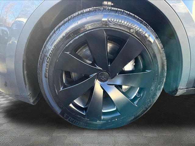 Used 2022 Tesla Model Y Long Range AWD/4WD image 9
