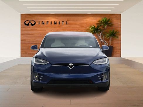 Used 2019 Tesla Model X 75D image 2