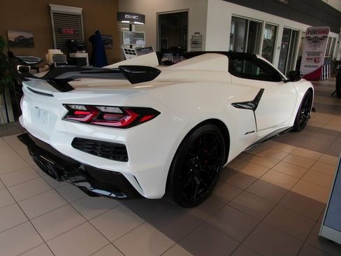 Used 2024 Chevrolet Corvette Z06 image 7