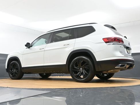 Used 2023 Volkswagen Atlas SE w/ Panoramic Sunroof Package image 56