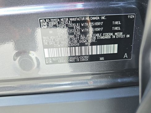 Used 2025 Toyota RAV4 XLE FWD image 32