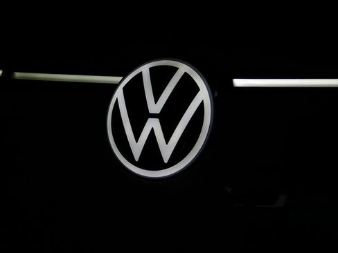 Used 2025 Volkswagen ID. Buzz 1st Edition image 17