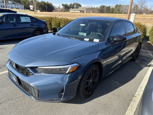 Used 2025 Honda Civic Sport CVT image 5