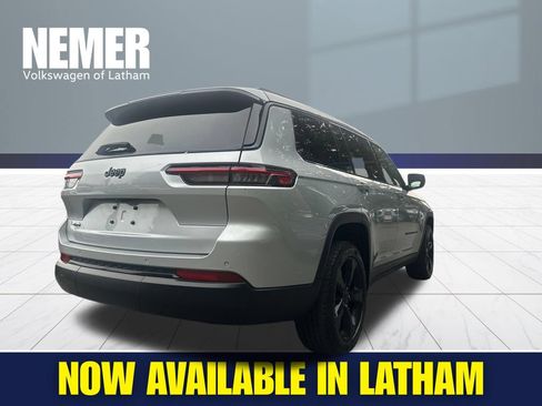Used 2023 Jeep Grand Cherokee L Laredo AWD/4WD image 4
