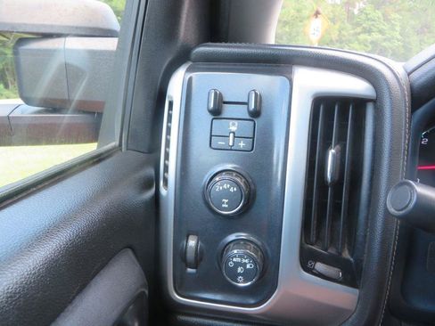 Used 2019 GMC Sierra 2500 SLE AWD/4WD image 19