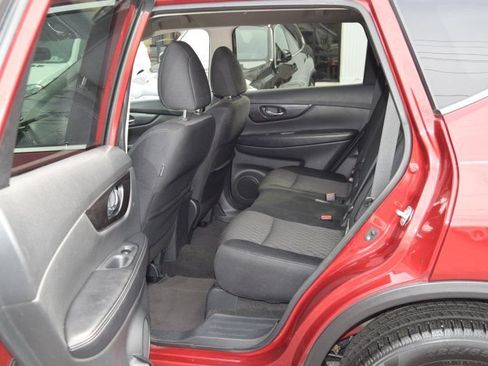 Used 2018 Nissan Rogue SV AWD/4WD image 30