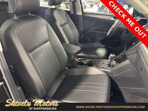 Used 2024 Volkswagen Tiguan SE image 45