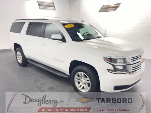 Used 2018 Chevrolet Suburban LT RWD image 3