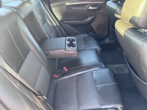 Used 2015 Chevrolet Impala LT w/ Convenience Package FWD image 10