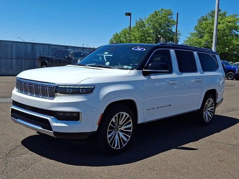 Used 2024 Jeep Grand Wagoneer L Series III AWD/4WD image 3