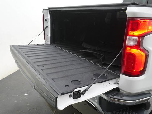 Used 2023 Chevrolet Silverado 1500 LTZ w/ LTZ Premium Package AWD/4WD image 13