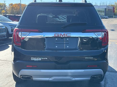Certified 2023 GMC Acadia SLT w/ Preferred Package image 7