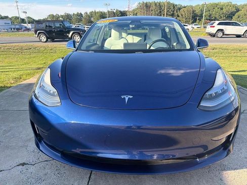 Used 2019 Tesla Model 3 Mid Range RWD image 4