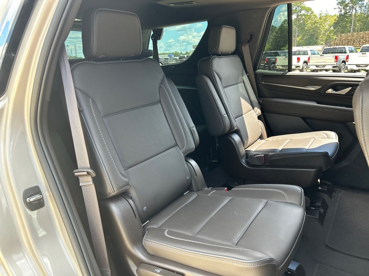 Used 2022 GMC Yukon Denali RWD image 19