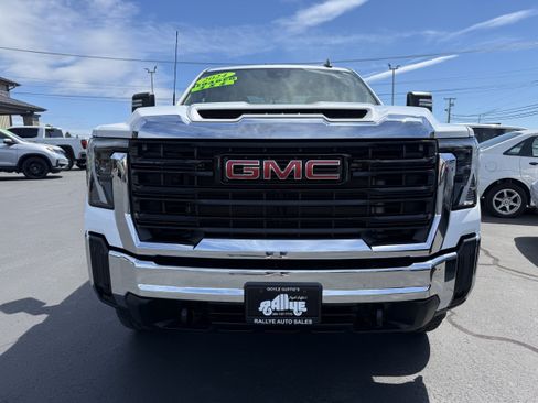 Used 2024 GMC Sierra 2500 Pro w/ Convenience Package AWD/4WD image 2