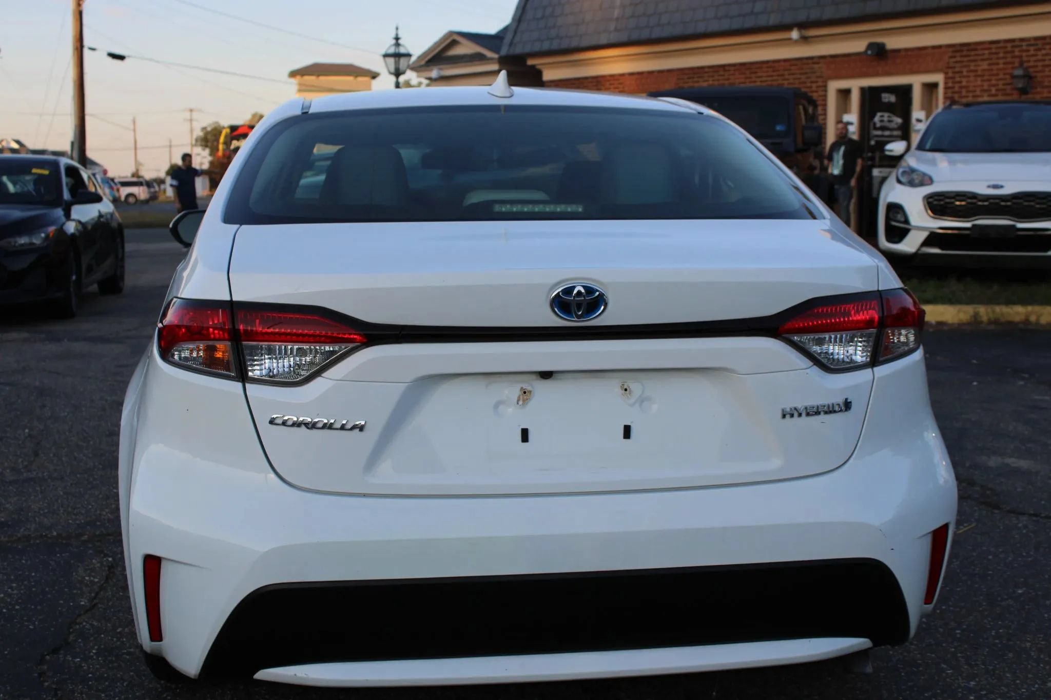 Used 2021 Toyota Corolla LE FWD image 7