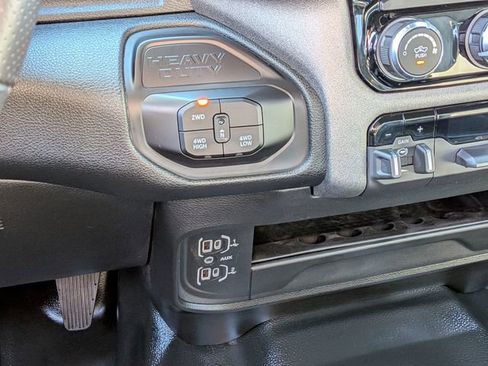 New 2026 RAM 2500 Tradesman w/ Chrome Appearance Group AWD/4WD image 18