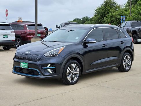 Used 2022 Kia Niro EX Premium image 3