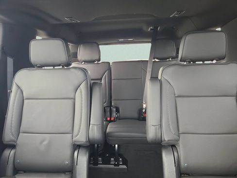 Used 2023 GMC Yukon XL Denali w/ Denali Reserve Package AWD/4WD image 10