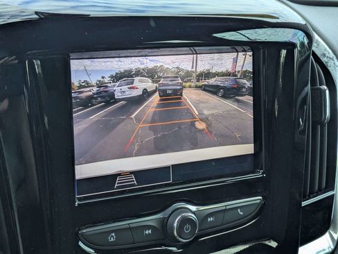 Used 2023 Chevrolet Traverse LT FWD image 22