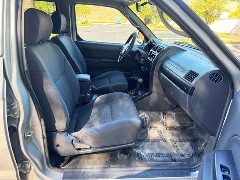 Used 2004 Nissan Frontier S/C image 27