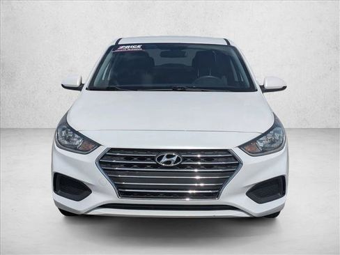 Used 2020 Hyundai Accent SE w/ Cargo Package FWD image 2