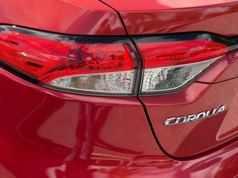 Used 2020 Toyota Corolla LE FWD image 42