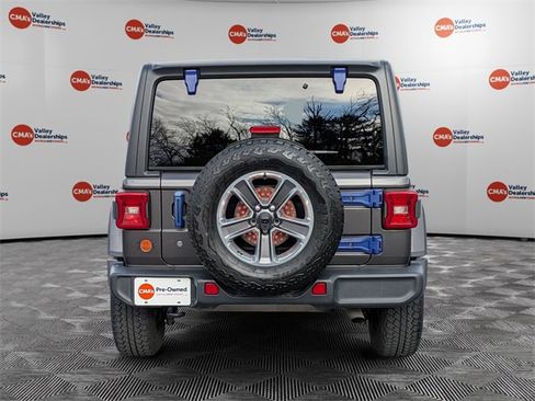 Used 2019 Jeep Wrangler Unlimited Sahara w/ Cold Weather Group image 6