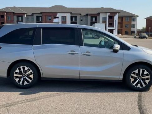 Used 2026 Honda Odyssey EX-L image 9