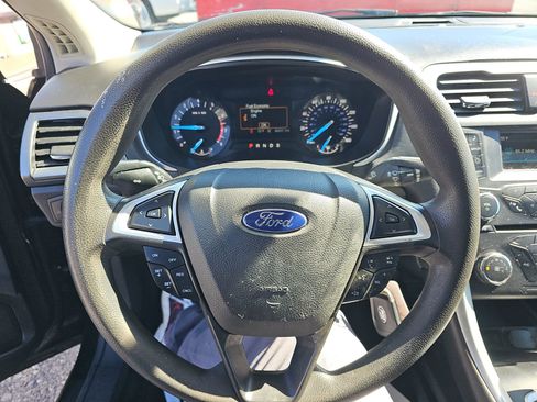 Used 2016 Ford Fusion SE image 10
