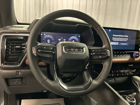 New 2026 GMC Canyon AT4 image 13