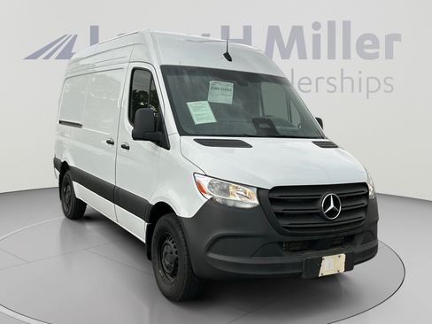 Used 2025 Mercedes-Benz Sprinter 2500 image 7