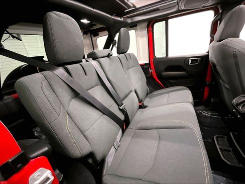 Used 2025 Jeep Wrangler Unlimited Sahara w/ Safety Group AWD/4WD image 27