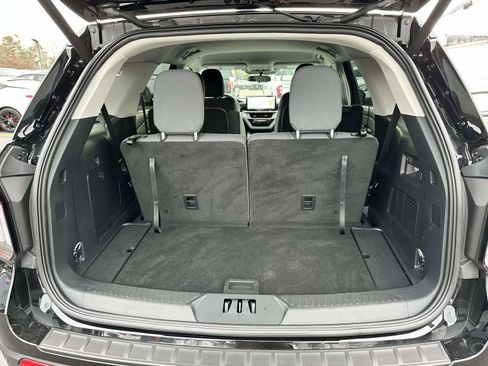 Used 2025 Ford Explorer Active image 8