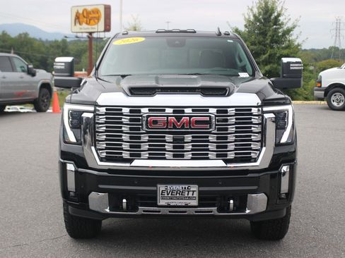 Used 2026 GMC Sierra 2500 Denali w/ Technology Package AWD/4WD image 2