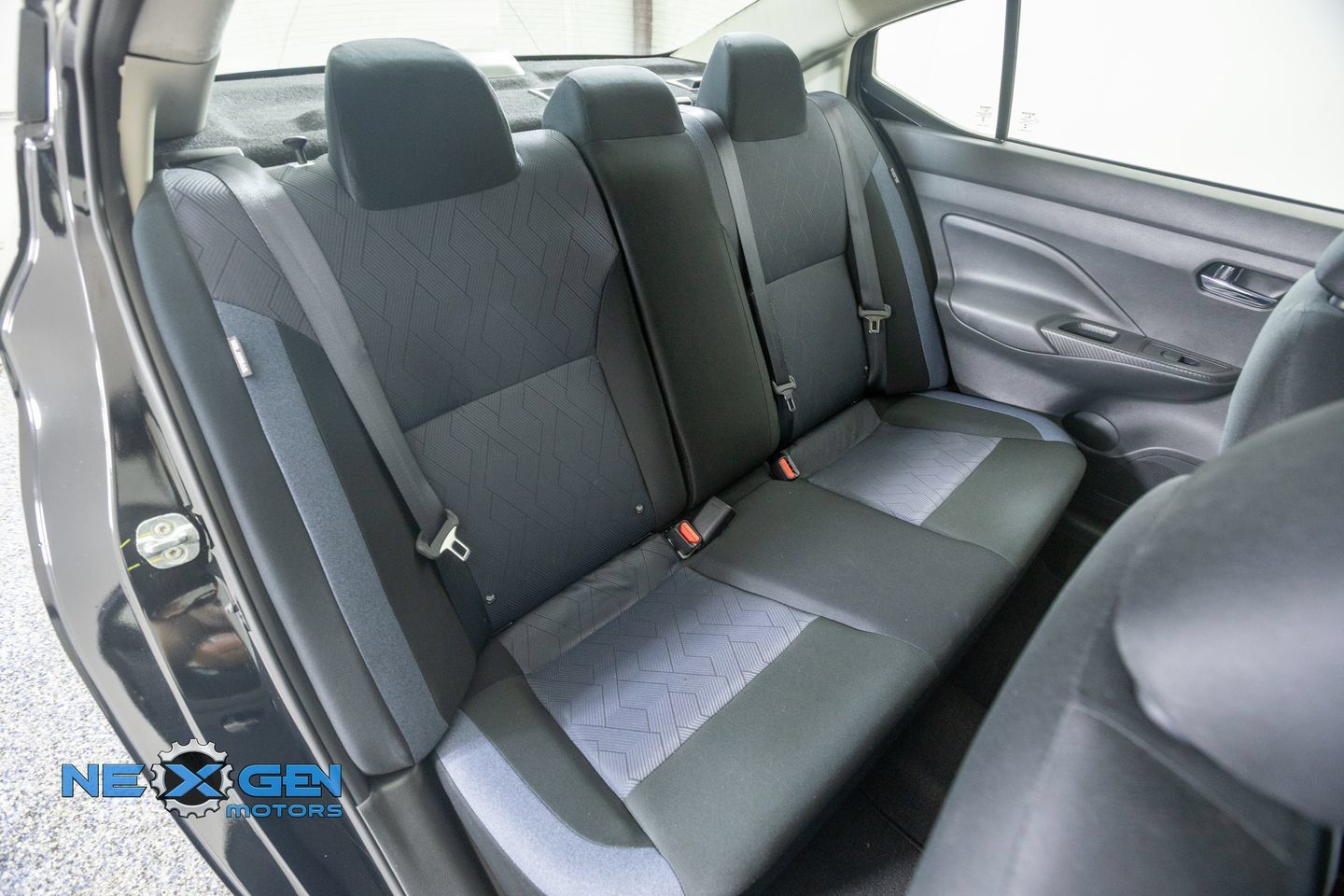 Used 2025 Nissan Versa SV w/ Trunk Package FWD image 40