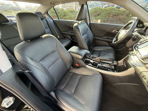 Used 2017 Honda Accord EX-L image 41