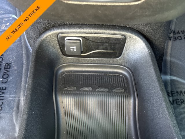 Used 2026 Chrysler Pacifica Select FWD image 33