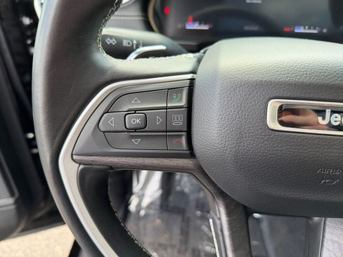 Used 2022 Jeep Grand Cherokee Limited AWD/4WD image 15