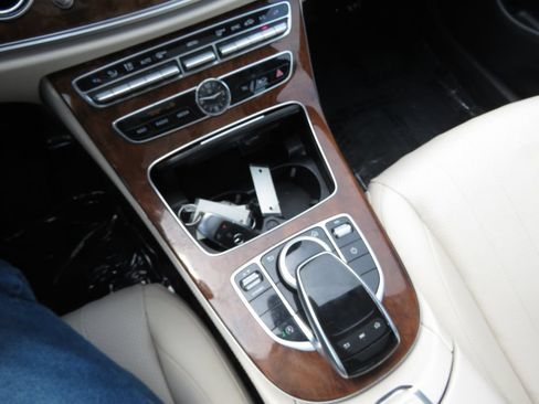Used 2019 Mercedes-Benz E 450 4MATIC Sedan image 24
