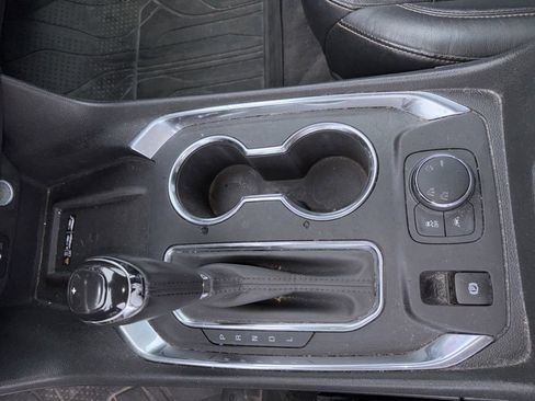 Used 2019 Chevrolet Traverse Premier w/ LPO, Floor Liner Package AWD/4WD image 8