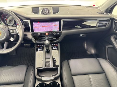 Certified 2026 Porsche Macan AWD/4WD image 28