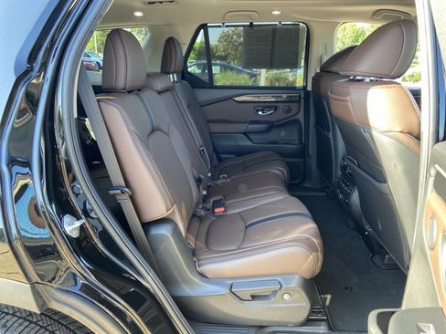 Used 2025 Honda Pilot Elite image 15
