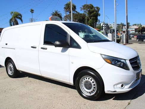 Used 2022 Mercedes-Benz Metris image 7