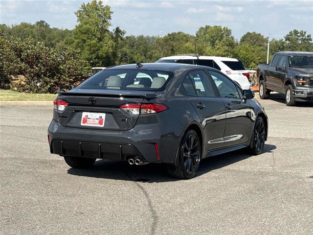 Used 2023 Toyota Corolla SE w/ Carpet Mat Package (TMS) FWD image 4