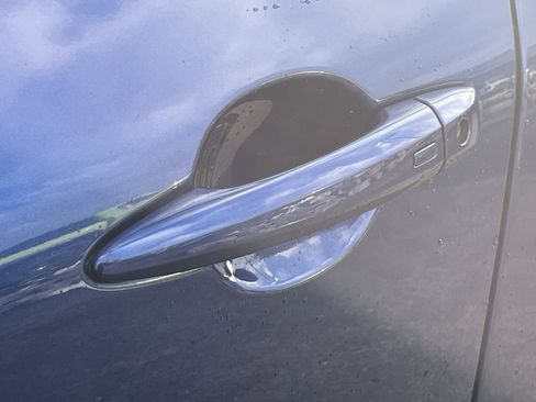 Used 2023 Nissan Rogue Platinum w/ Platinum Premium Package image 12