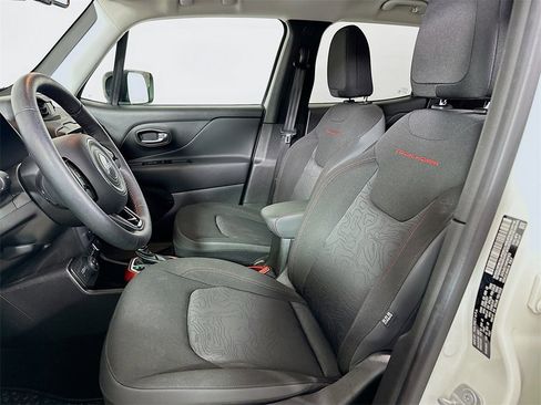 Used 2022 Jeep Renegade Trailhawk image 8